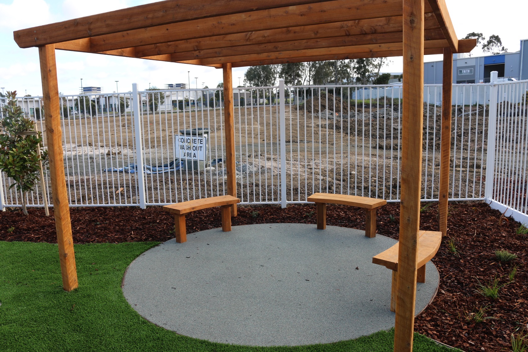curved benches - lynbrook